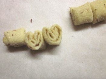 step5: 切成適當大小(約1.5公分),開口朝上擺好
只開下火以180~190度烤15-20分,呈金黃色再翻面續烤15-20分即可出爐