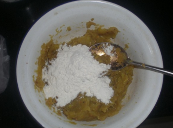 step3: 放入麵粉攪拌均勻