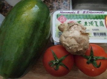 step1: 陳皮用清水浸軟, 洗淨瀝水備用,.木瓜去皮去籽切大塊