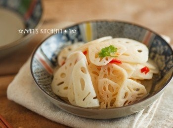 step5: 酸甜又爽脆的涼拌蓮藕拿來當作開胃菜最適合了。