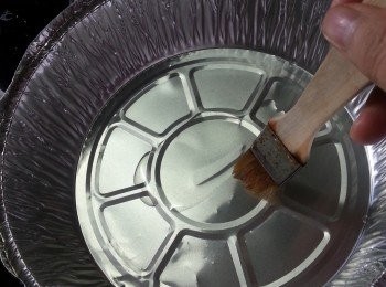 step5: 蒸糕盤搽上油