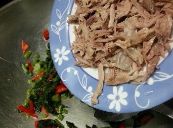 step7: 再落火鴨絲炒勻