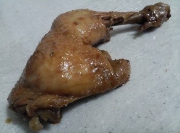 step8: 蓋回鑊蓋, 繼續煮約 15 分鐘熄火 (不要開蓋啊~) 等待至鑊不燙手, 就可以取出雞骴