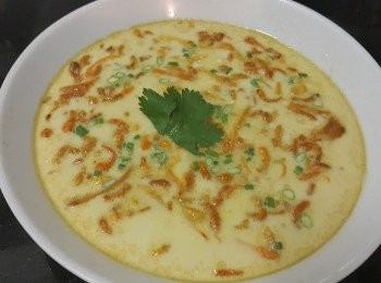 step5: 做法 :

將蟲草花用清水浸洗 , 稍為裁切 , 將雞蛋打好加入 3 隻蛋份量的溫水 , 最好是煲過的溫水 , 可減少蒸蛋時出現氣泡 , 再將蟲草花放入攪勻 , 撒少少蔥花 , 用保鮮紙封好擺放一陣才蒸 , 同樣可減少氣泡出現 , 水滾計蒸 9 分鐘 . 完成 !