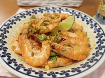 step5: 檸檬的酸味和新鮮蝦肉真是絕配呀&gt;////