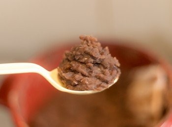 step15: 煮至變成豆蓉狀態取出放進容器，可罝於雪櫃儲存。可用於任何豆蓉食譜