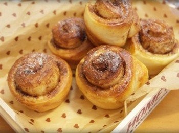 step17: 長相也挺討喜的肉桂卷&gt;///