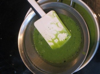 step9: － 將抹茶巧克力糊先過篩