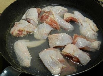 step2: 雞肉川燙洗淨