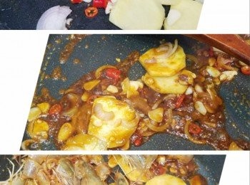 step3: 再落油， 爆香蒜頭蔥頭， 冬陰功醬，泰式辣粉，辣椒粒及蝦乾。下蝦殼爆香。