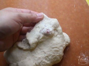 step6: 直至麵團搓揉直到可撐出薄膜 (我搓到手軟都不太成功, 所以放棄啦)