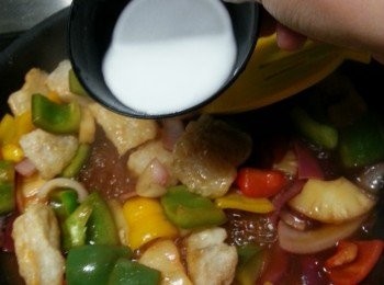 step10: 用1茶匙生粉加少許水埋獻即可