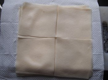 step1: 將春卷皮一開四