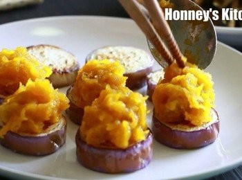 step5: 將適量南瓜泥 放在茄子片上面