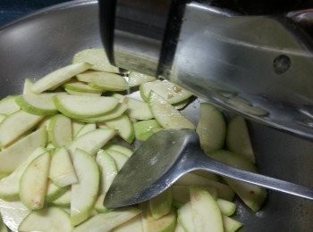 step10: 落少許食用開水煮約3分鐘