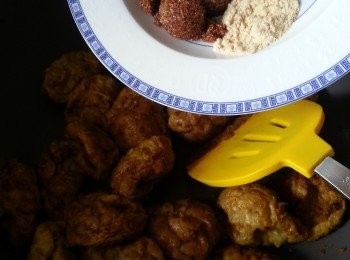 step5: 加入素雞粉.鹽.麻油,糖炒勻