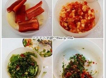 step3: 雞肉醃漬時間將辣椒，蒜頭，香菜，全部切碎放入碗中準備調料(因為我只敢吃小辣，只放半支辣椒，及將辣籽取出)