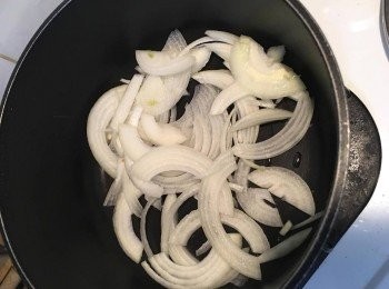 step3: 將洋蔥爆香