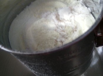 step5: 將所有粉類過篩