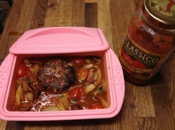 step5: 將調理盒放微波爐裡5分鐘左右，調理好了試試味道在酌量增加鹹淡即可