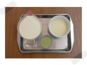 step1: 簡單材料備好!!用抹茶牛奶粉也可以,不過建議用純抹茶粉會比較香喔!!