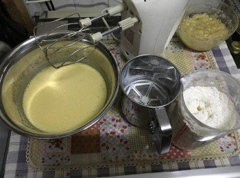 step4: 將粉類加到糊內混合