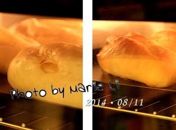 step9: 《烘王A+ HW-9988，預熱 上170度、下170度》

先將烤箱設定好

上火：         170度
下火：         170度
烤盤放置：      上層
烘焙時間：    25分鐘

※ 每台烤箱的狀況皆不相同，請依自家烤箱的狀況做調整設定。