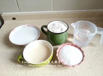 step5: 椰漿 , 淡奶 , 糖 , 粟粉 , 水的份量分別盛好