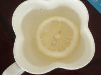 step10: 衝入60-70度的溫水，攪勻即可飲用。
