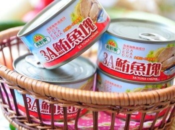 step7: 選擇愛之味系列-高野家3A鮪魚塊的理由: 1.擁有3A魚油-DHA、EPA、POA不飽和脂肪酸，來自大海最營養的健康元素 2.深海魚的蛋白質豐富，是控制熱量減重的好伙伴 3.魚肉大塊切，口感扎實，涼拌沙拉或做鮪魚蓋飯等輕食料理，輕鬆簡單上桌。