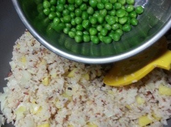 step19: 加入已解凍洗淨的青豆