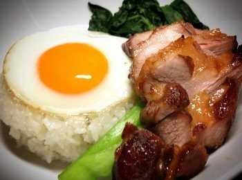 step4: 跟白飯，菜心，煎蛋， 成黯然銷魂飯。