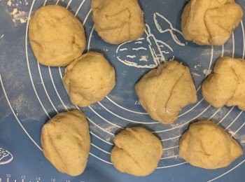 step3: 將九份麵團搓成圓型