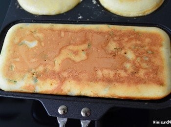 step6: 將兩面煎至金黃色裡面也差不多熟囉