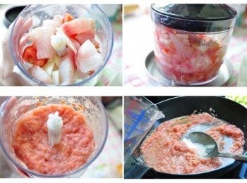 step3: 接著將蕃茄塊、洋蔥塊、魚片塊等放入調理機絞碎成泥狀，放入鍋中加入250cc冷水滾煮