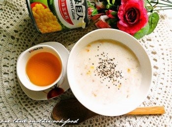 step4: 最後灑上少許黑胡椒粒就是香濃滑順的湯品~