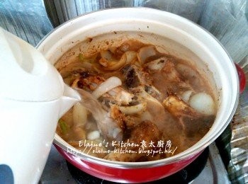 step6: 加入熱水拌勻用中火煮滾