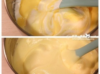 step8: 再倒回剩下的2/3蛋白霜中，一邊轉動鋼盆，一邊由下往上混合麵糊。