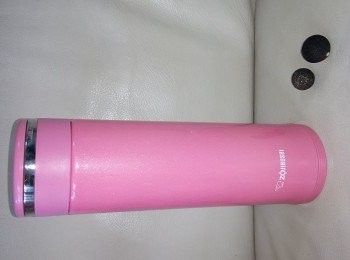 step2: 把柑胎茶倒入暖壺內當水喝，便可舒緩咳嗽。若把柑胎茶喝完，可再添熱水稍焗，直至柑胎仔無味便可丟掉。一般胎柑仔可以沖焗5-6次，可當一天喝水的份量。