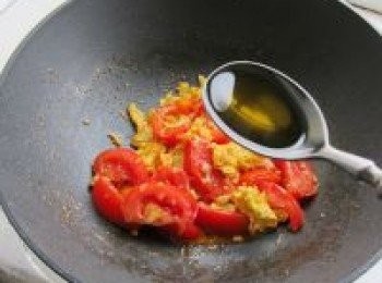 step16: 光火，調入一勺小麻油提香，即可出鍋