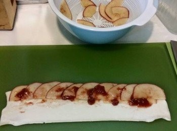 step3: 塗上士多啤梨醬