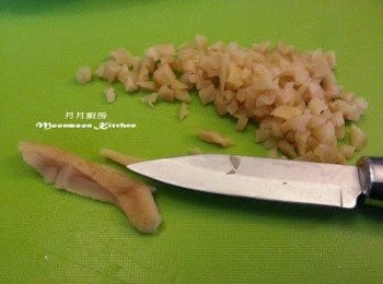 step3: 用小刀切成小粒。