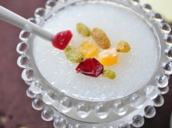 step4: 再加上葡萄乾就可以食用，也可以加季節水果丁!