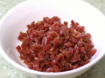 step2: 金華火腿炒香備用。