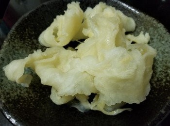 step3: 鯰魚花膠，須預早一晚浸泡