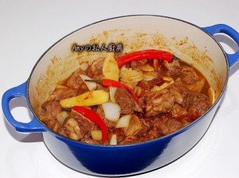 step5: 加入炒過的洋蔥材料和蕃茄