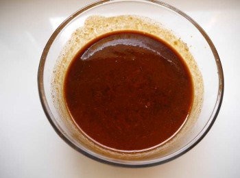 step3: *混合<span class="group_3">調味</span>醬，將小黃瓜刨絲備用~