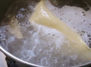 step11: 每次下麵皮最多2塊，然後烚2分鐘，盛起備用