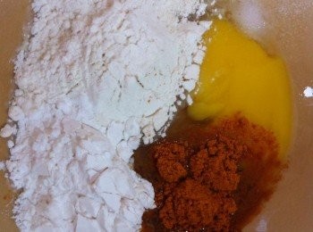 step1: 將炸漿麵糊材料所有材料混合待用。