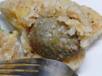 step8: 切開之後就可以看到包覆著濃郁起司的牛肉丸!!!好滿足喔!!!!